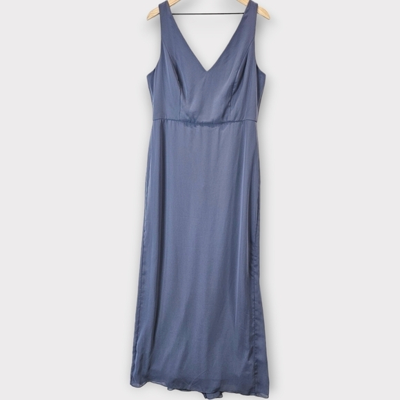 Dessy Social Bridesmaids Trumpet Gown Silverstone - Picture 2 of 11